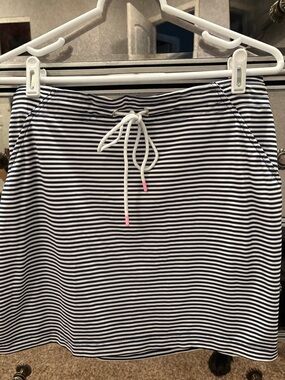 Vineyard Vines Navy and White Striped Drawstring Mini Skirt.  Size small